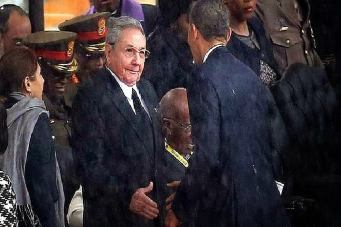 Obama Castro Handshake